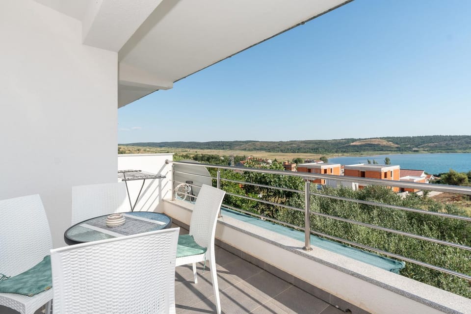 View (from property/room), Balcony/Terrace