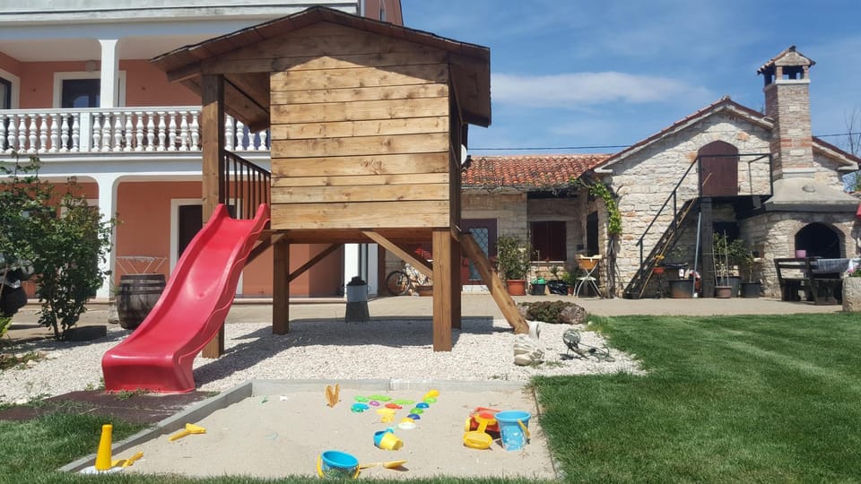 BBQ facilities, Children play ground