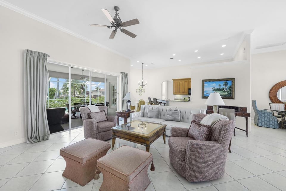 Pet-friendly waterfront home near beach with pool House in Marco Island