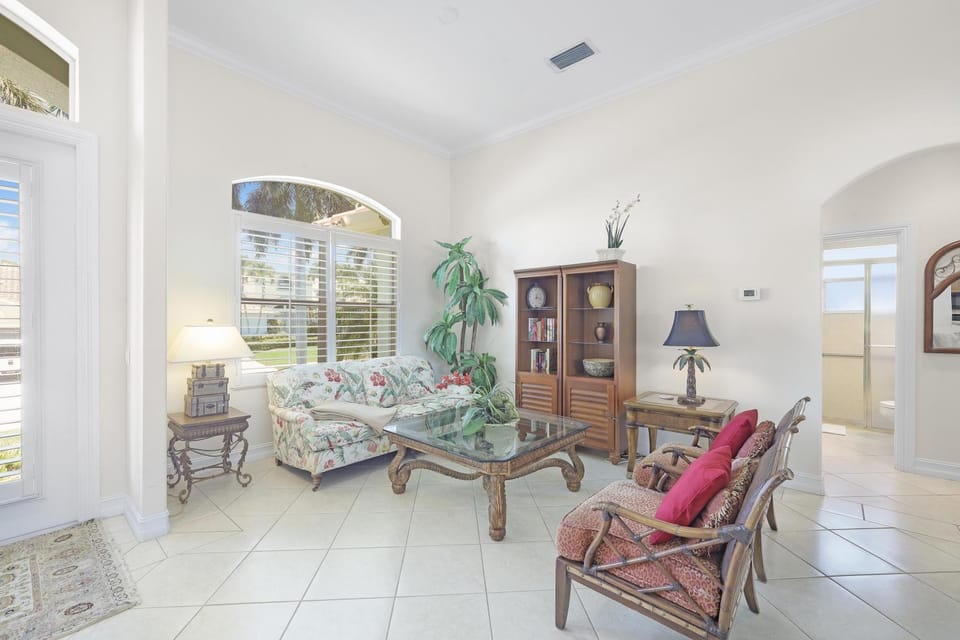 Pet-friendly waterfront home near beach with pool House in Marco Island