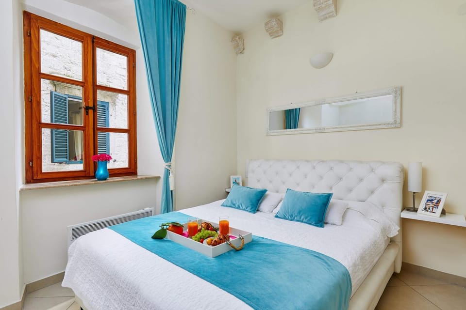 Spring, Day, Night, Winter, Summer, View (from property/room), View (from property/room), Photo of the whole room, Seating area, Bedroom, Autumn, On site, City view, City view, Landmark view, Landmark view, Mountain view, Mountain view, Sunrise, Sunset, Quiet street view, Inner courtyard view