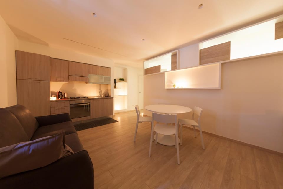 Kitchen or kitchenette, Living room, Seating area, Dining area