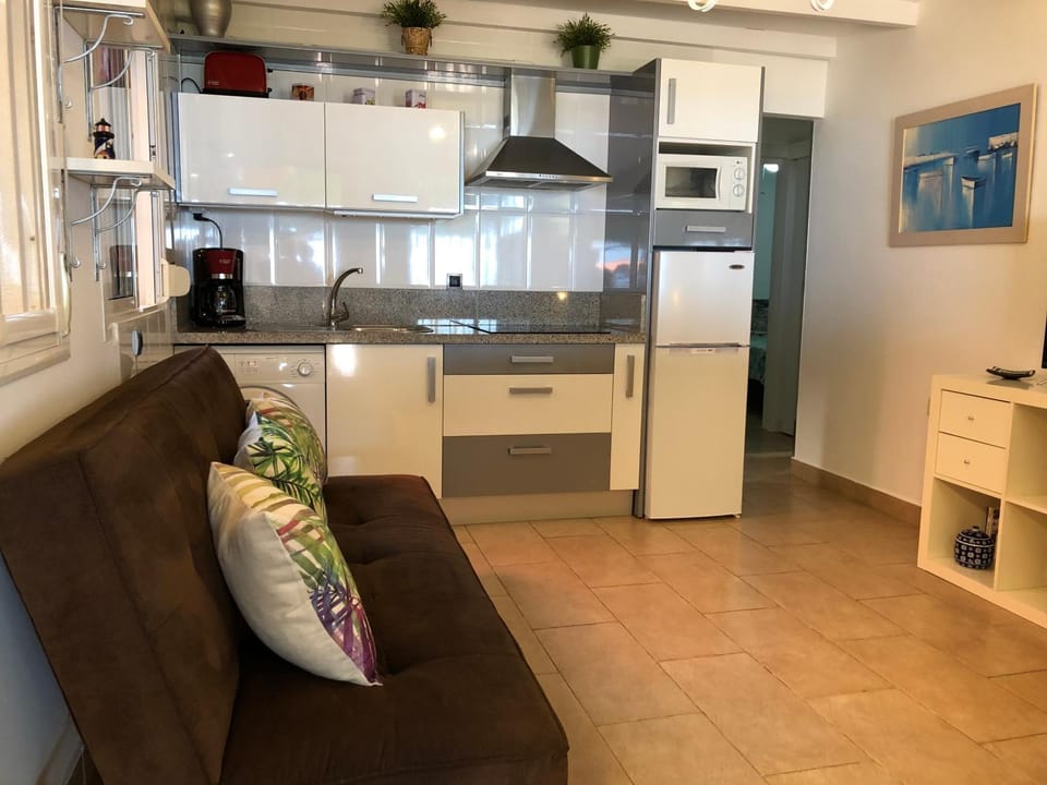 Kitchen or kitchenette, Living room