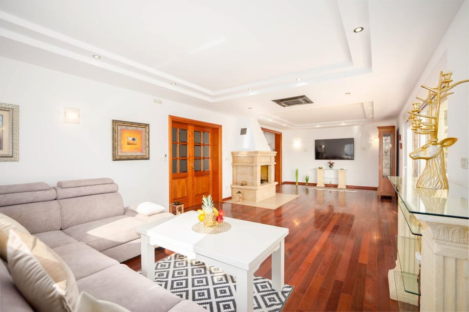 Living room, flat iron