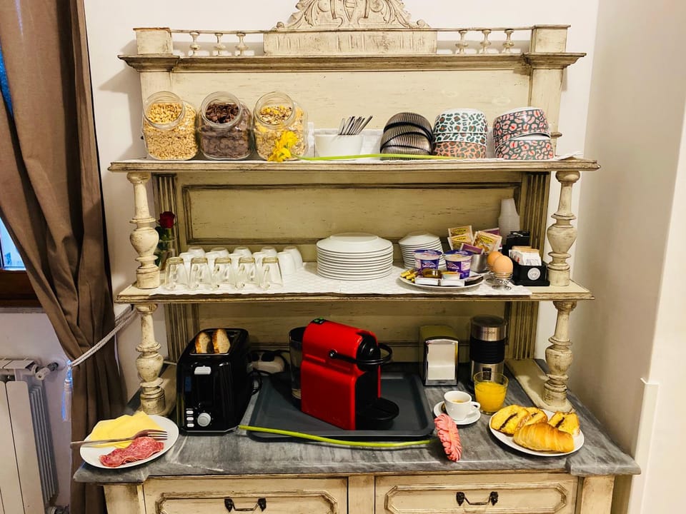 Food and drinks, Food, Breakfast, Continental breakfast, Buffet breakfast