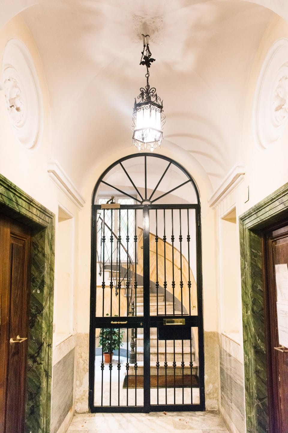 Facade/entrance