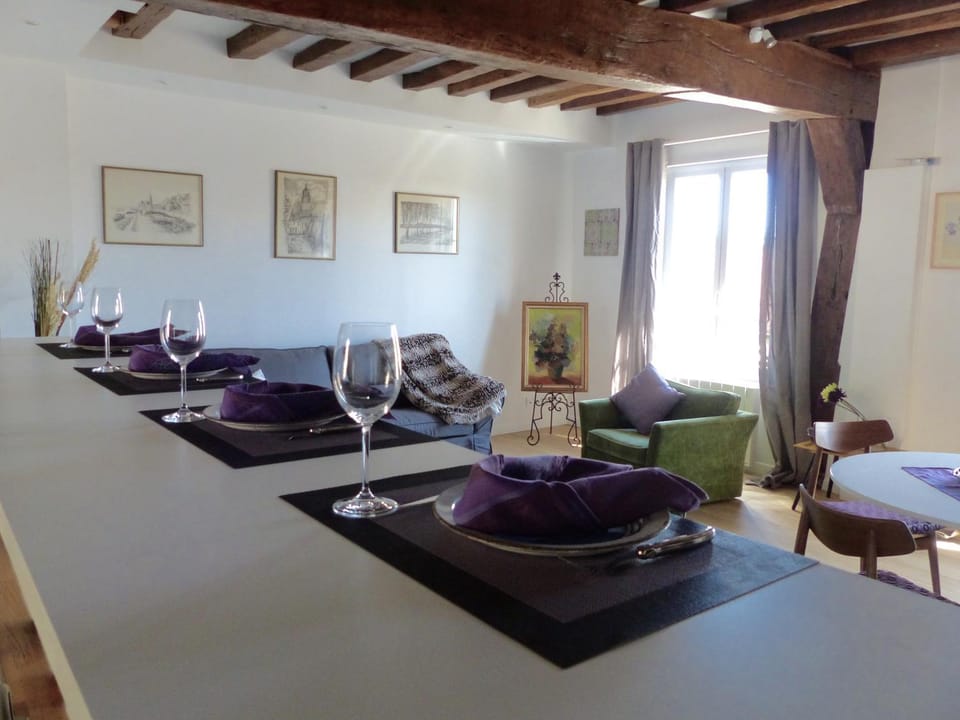 Kitchen or kitchenette, Living room, Landmark view, Street view