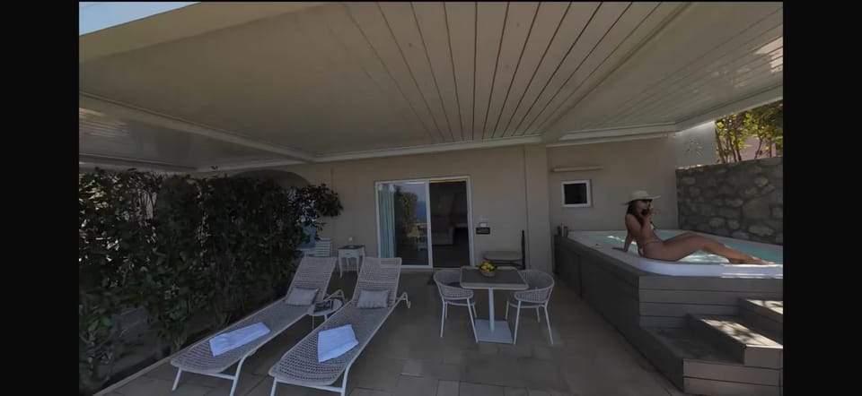 Patio, Hot Tub