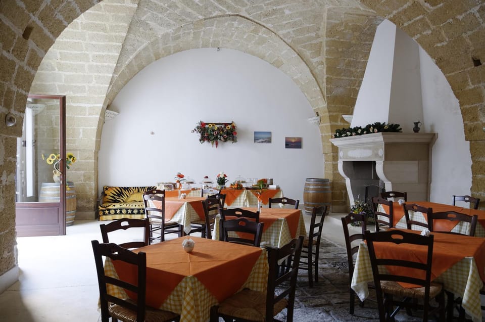 Seating area, Breakfast