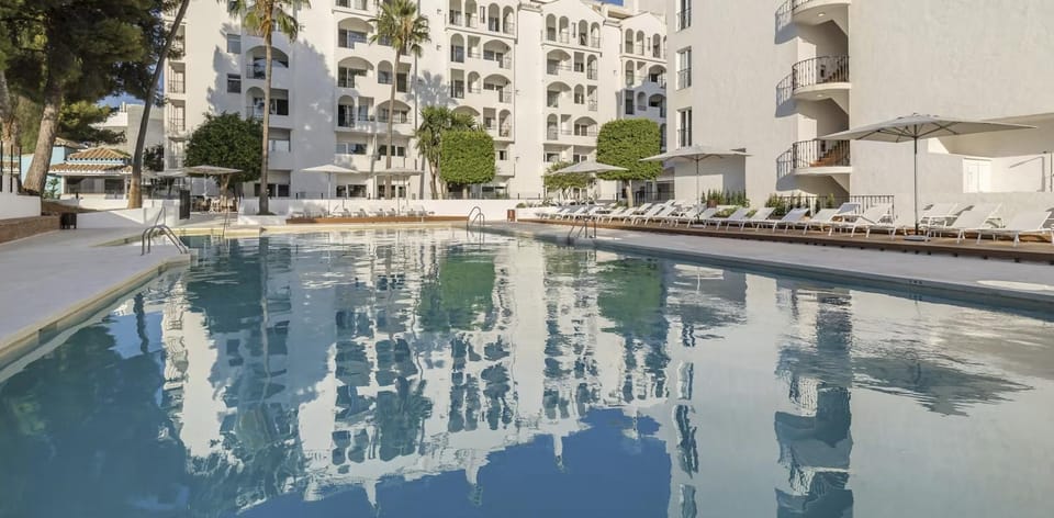 Swimming pool, Location
