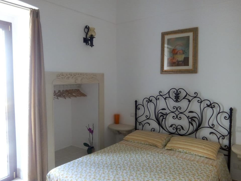 Photo of the whole room, Decorative detail, Bedroom