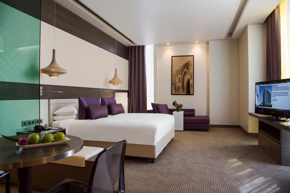 Bed, Photo of the whole room, Decorative detail