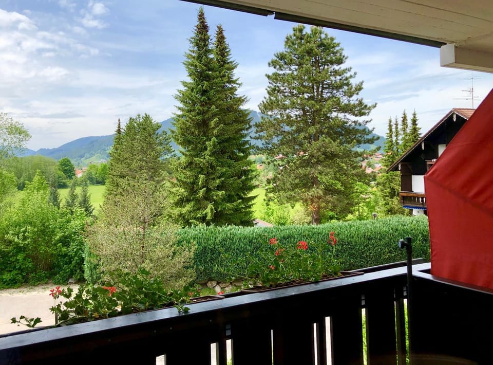 Balcony/Terrace, Mountain view