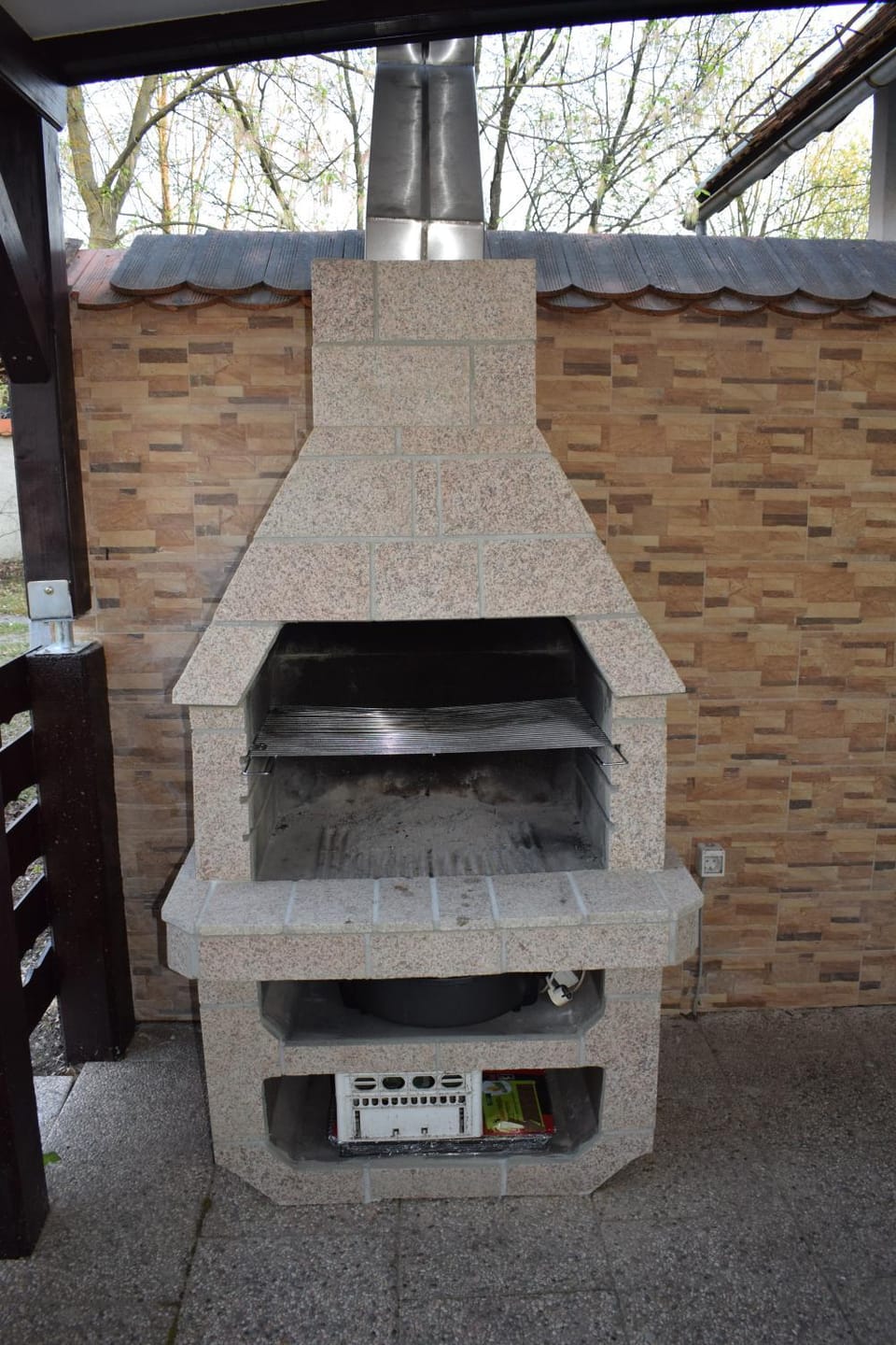Patio, BBQ facilities