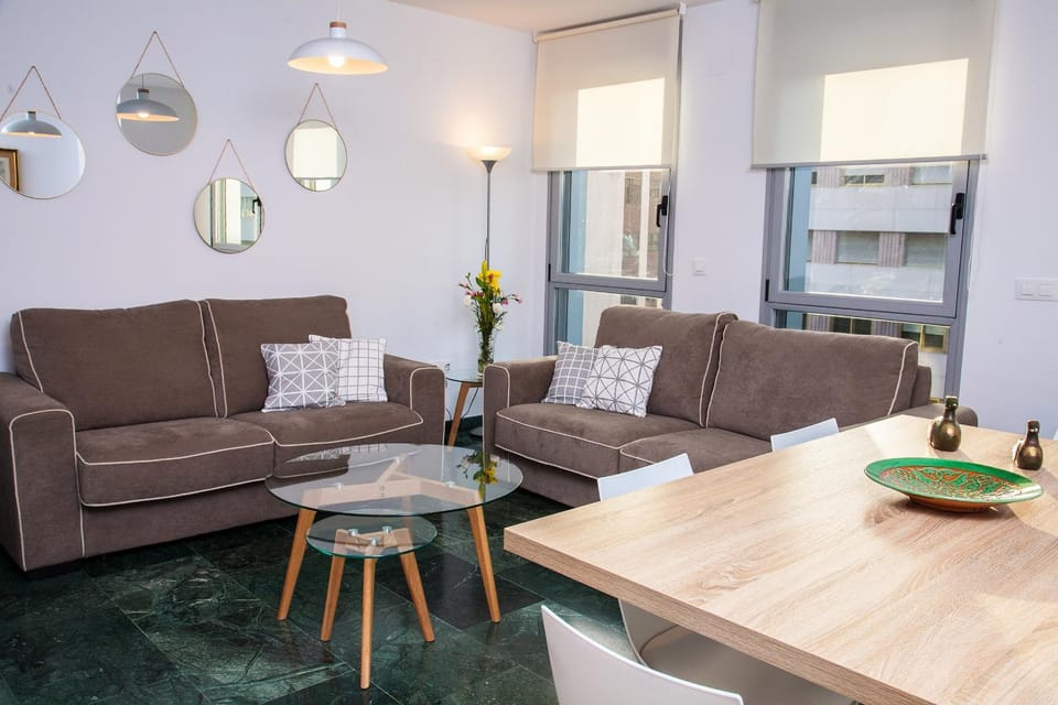 Living room, Photo of the whole room, Decorative detail, Dining area