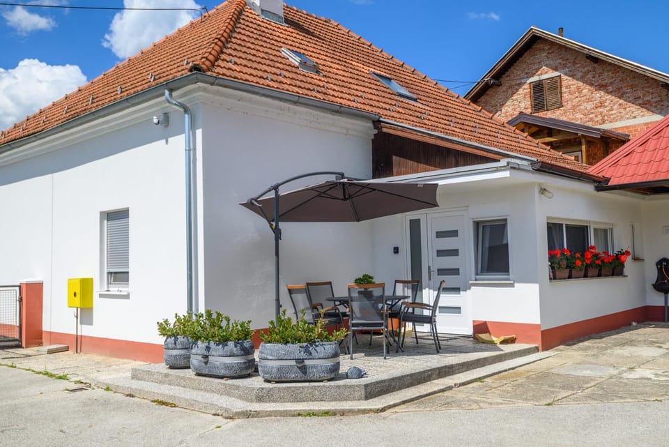 Property building, Balcony/Terrace