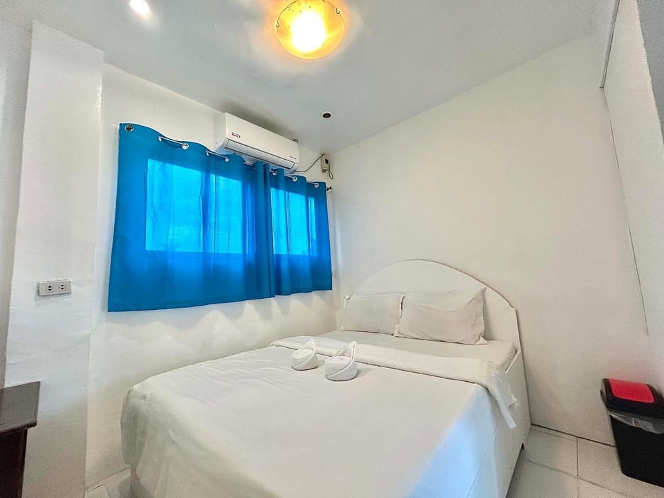 Bed, Bedroom, air conditioner