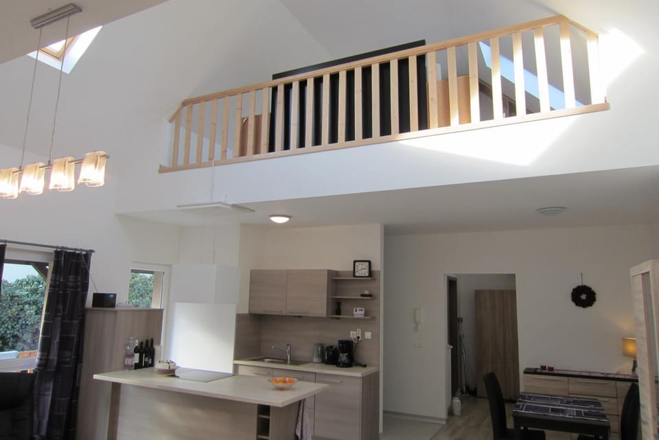 Kitchen or kitchenette, Seating area, Dining area