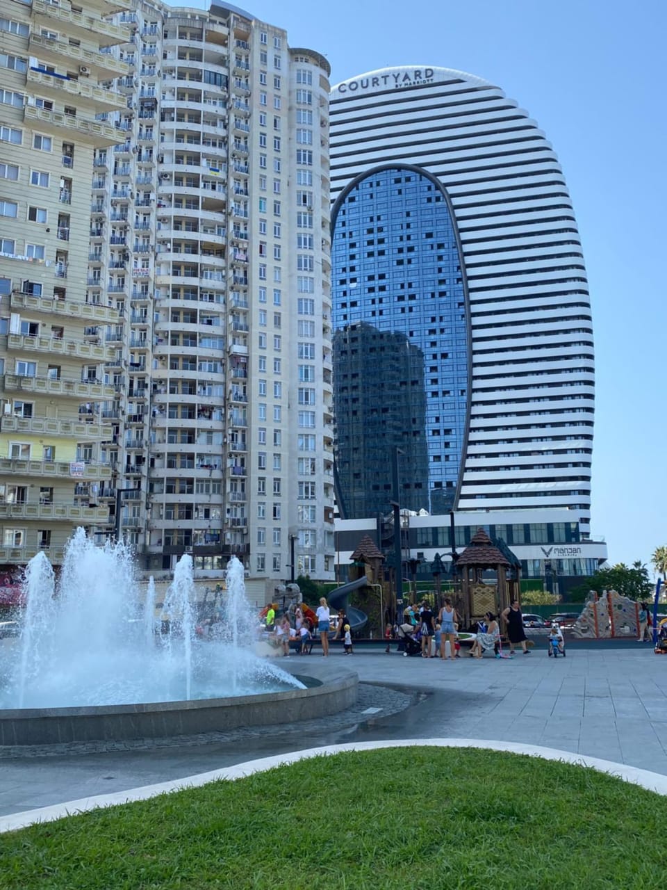 Property building, Day, People, City view, Location, group of guests