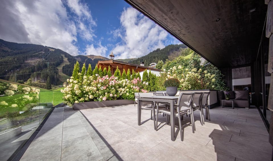 Balcony/Terrace, Balcony/Terrace