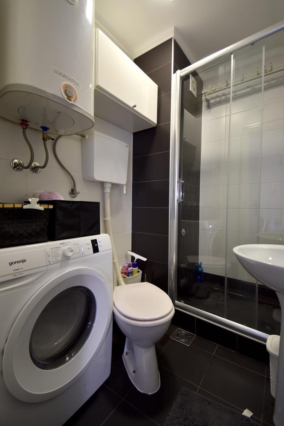 Bathroom, towels, washing machine, dryer
