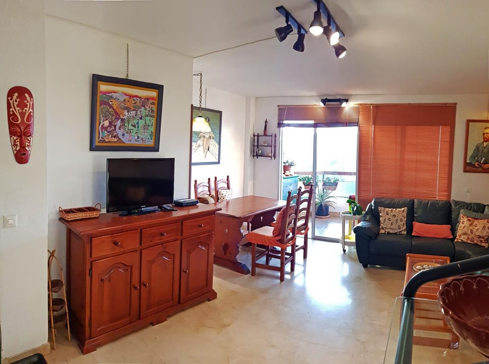 TV and multimedia, Living room, Dining area