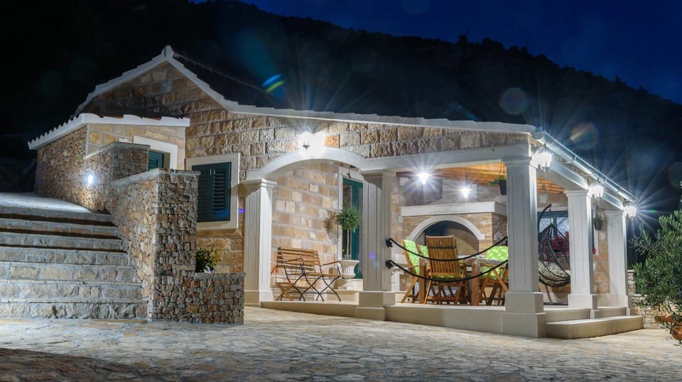Villa Lucija Bol House in Bol
