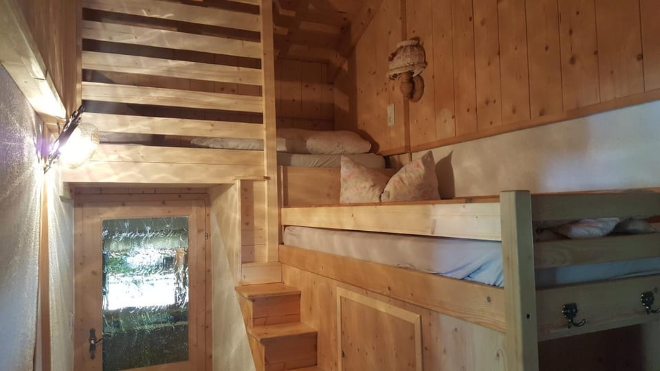 bunk bed