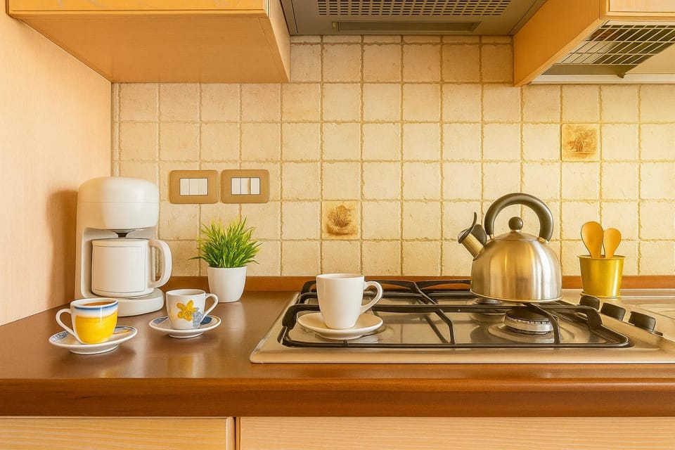Coffee/tea facilities, Kitchen or kitchenette