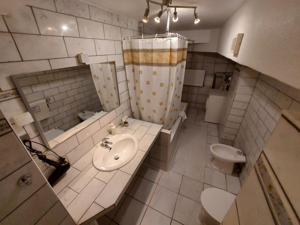 Bathroom, Bath