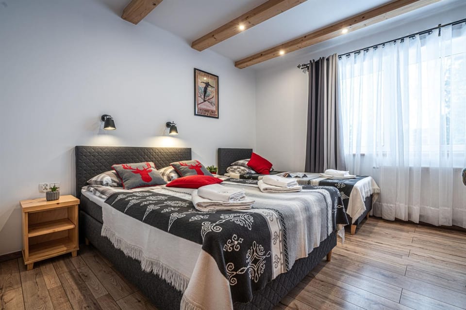 Bed, Photo of the whole room, Decorative detail, Bedroom, towels
