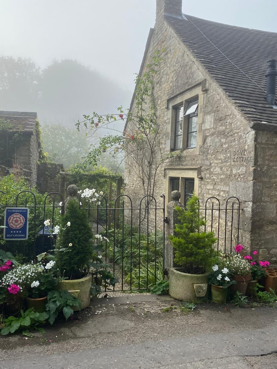 Dove Cottage House in Stroud District