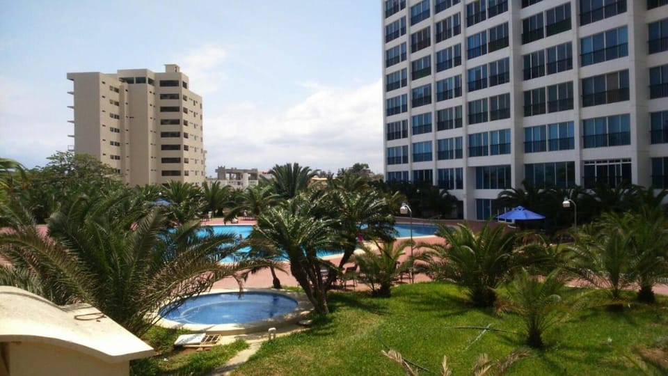 Area and facilities, Swimming pool