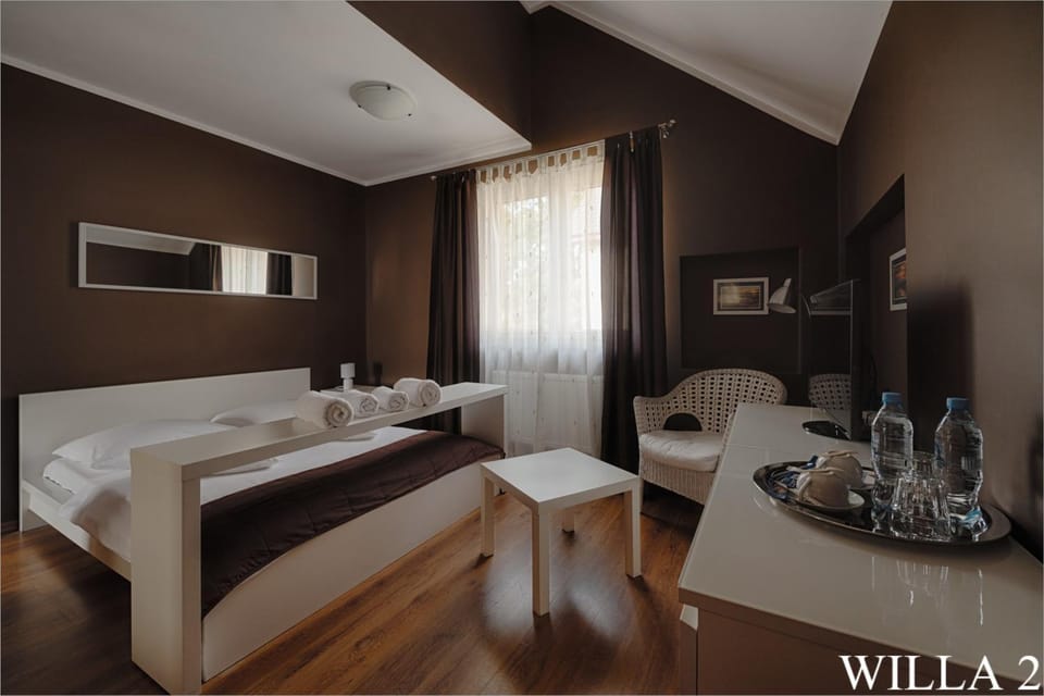 Shower, Bed, Bathroom, TV and multimedia, Coffee/tea facilities, Photo of the whole room, hair dryier, towels