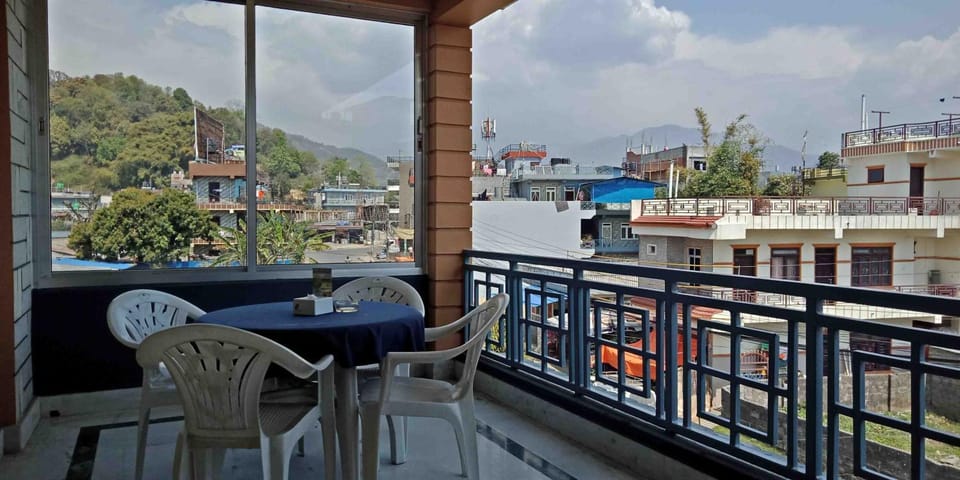 Balcony/Terrace, City view, Mountain view, Street view