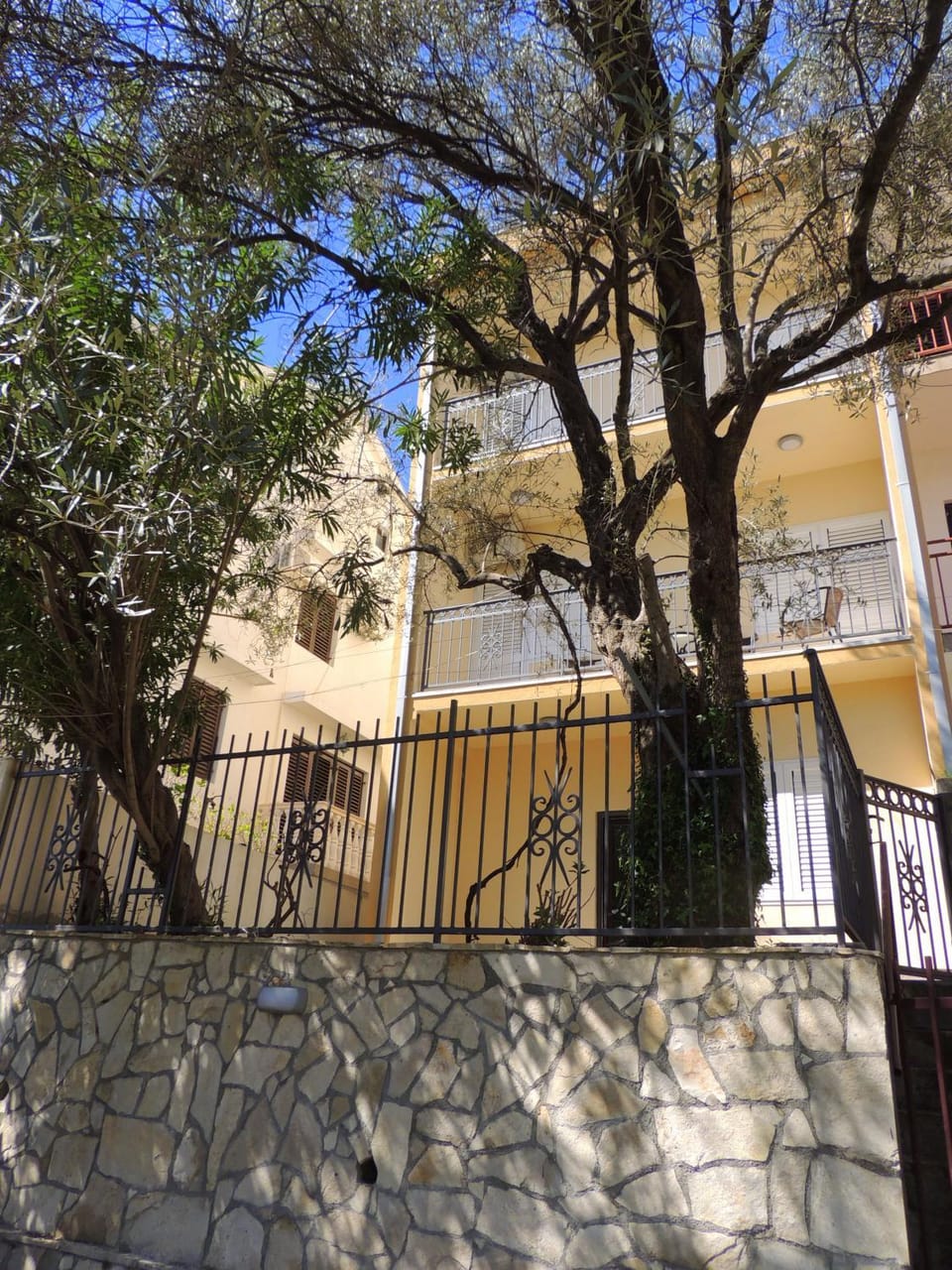 Property building, Facade/entrance