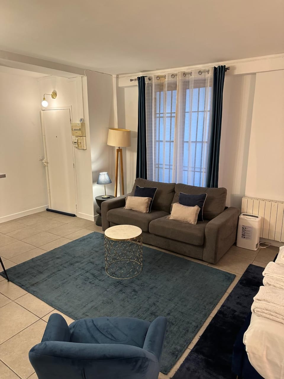 Living room, Photo of the whole room, Seating area