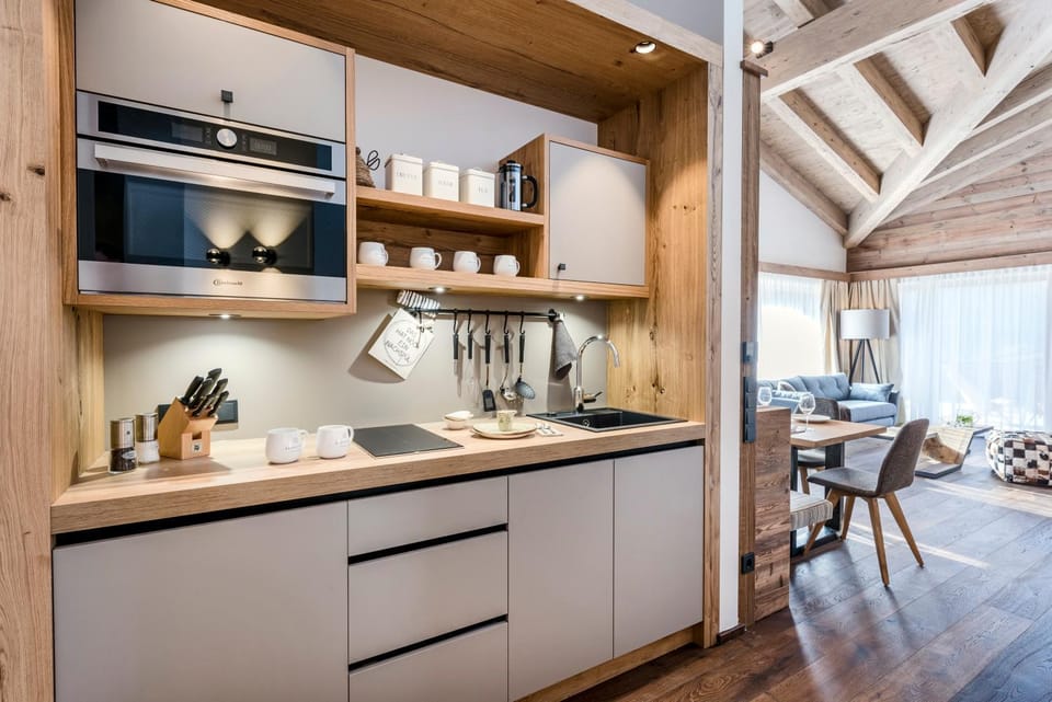 Coffee/tea facilities, Kitchen or kitchenette, Decorative detail