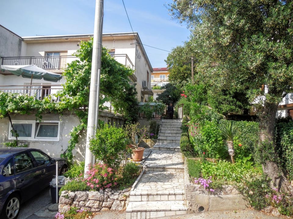 Facade/entrance, Garden