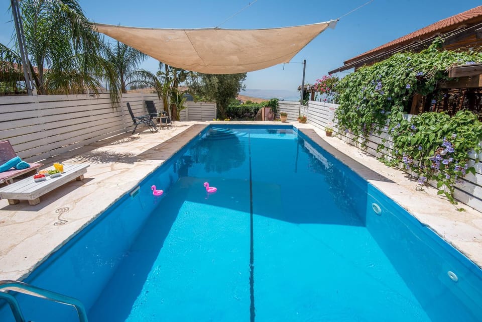 Swimming pool, Swimming pool