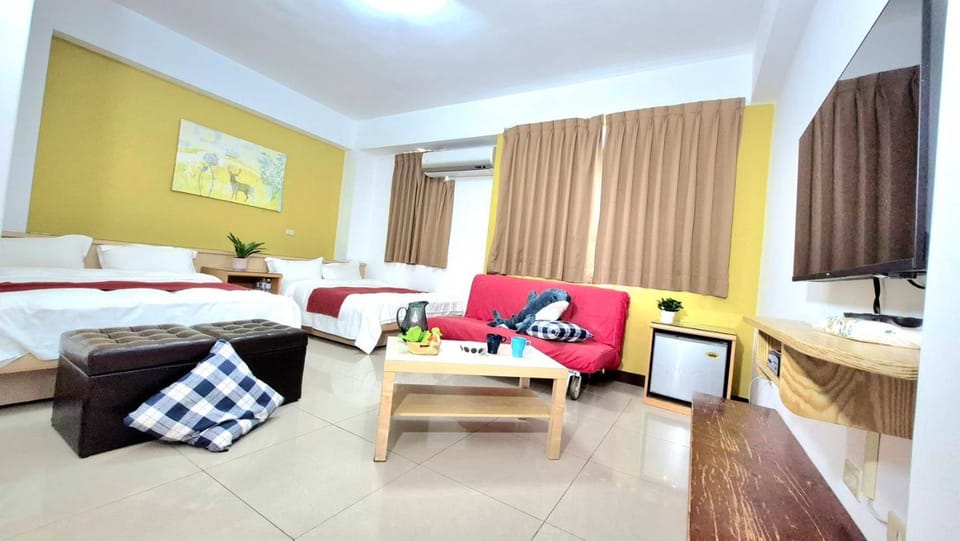 Bed, Living room, Photo of the whole room, Bedroom