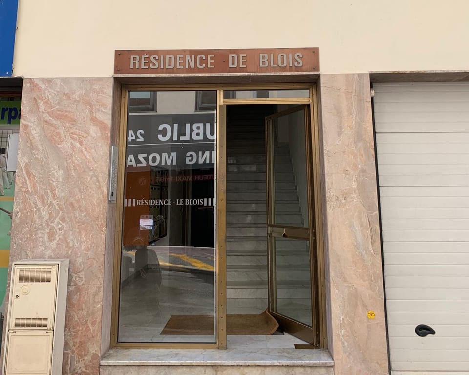 Facade/entrance