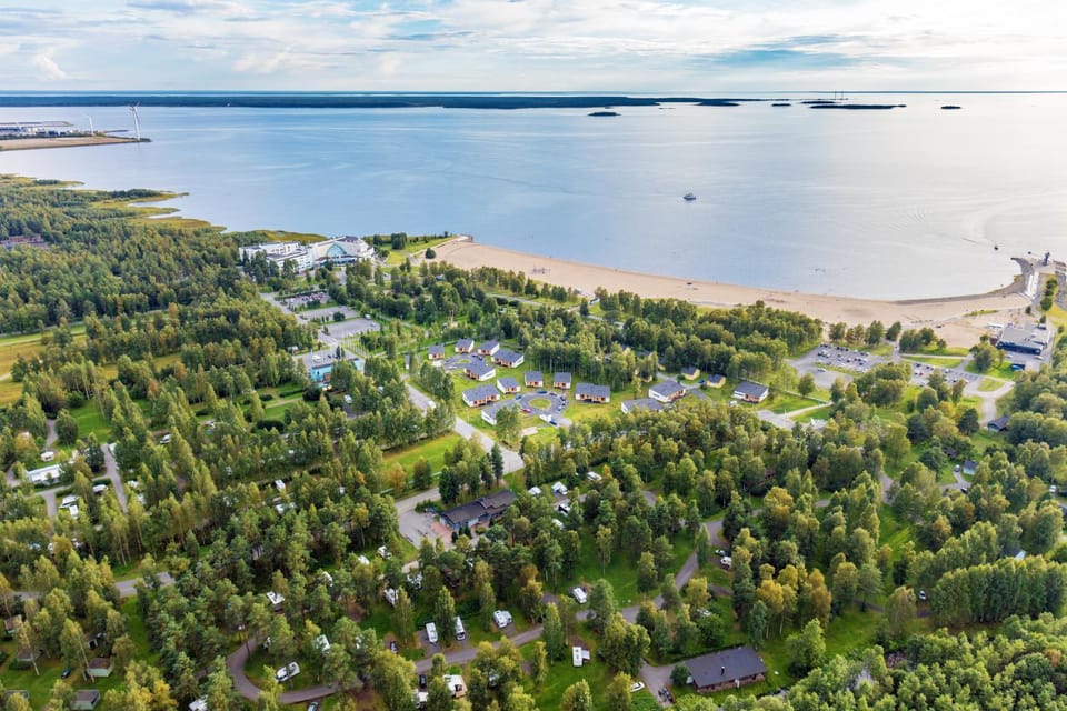 Neighbourhood, Natural landscape, Bird's eye view, Summer, Beach, Windsurfing, Cycling
