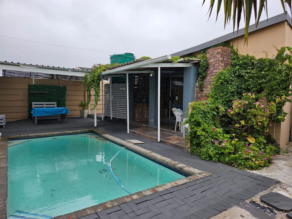 Zufike Self Catering Bed and Breakfast in Port Elizabeth