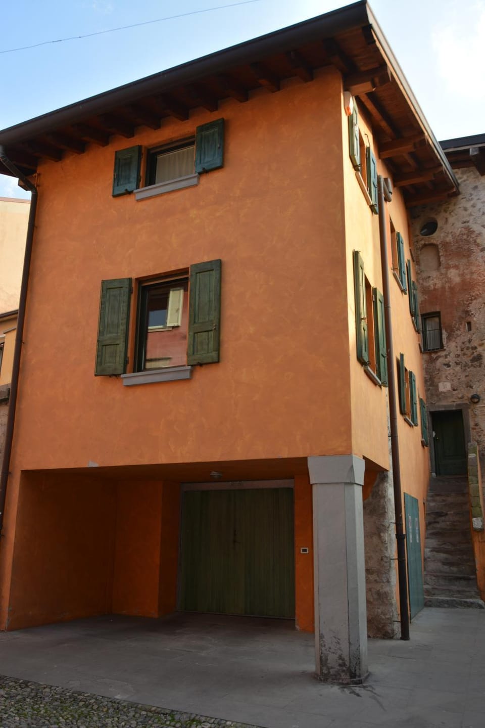 Facade/entrance