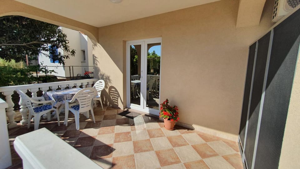 Facade/entrance, View (from property/room), Balcony/Terrace, Seating area