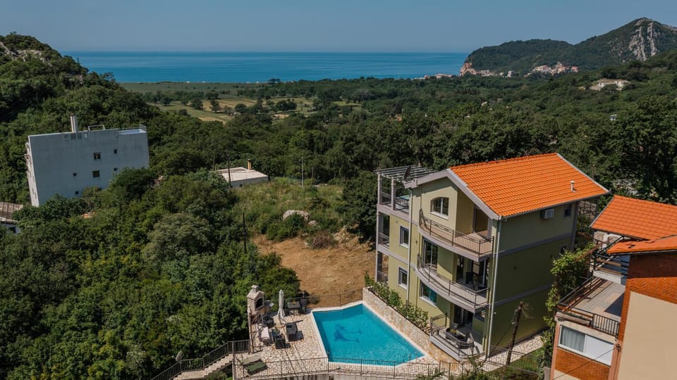 Property building, Natural landscape