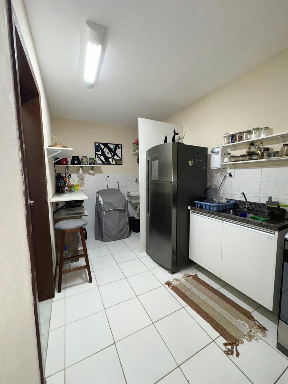 Apto INTEIRO em Vilas do Atlântico, a 50m da praia Bed and Breakfast in Lauro de Freitas