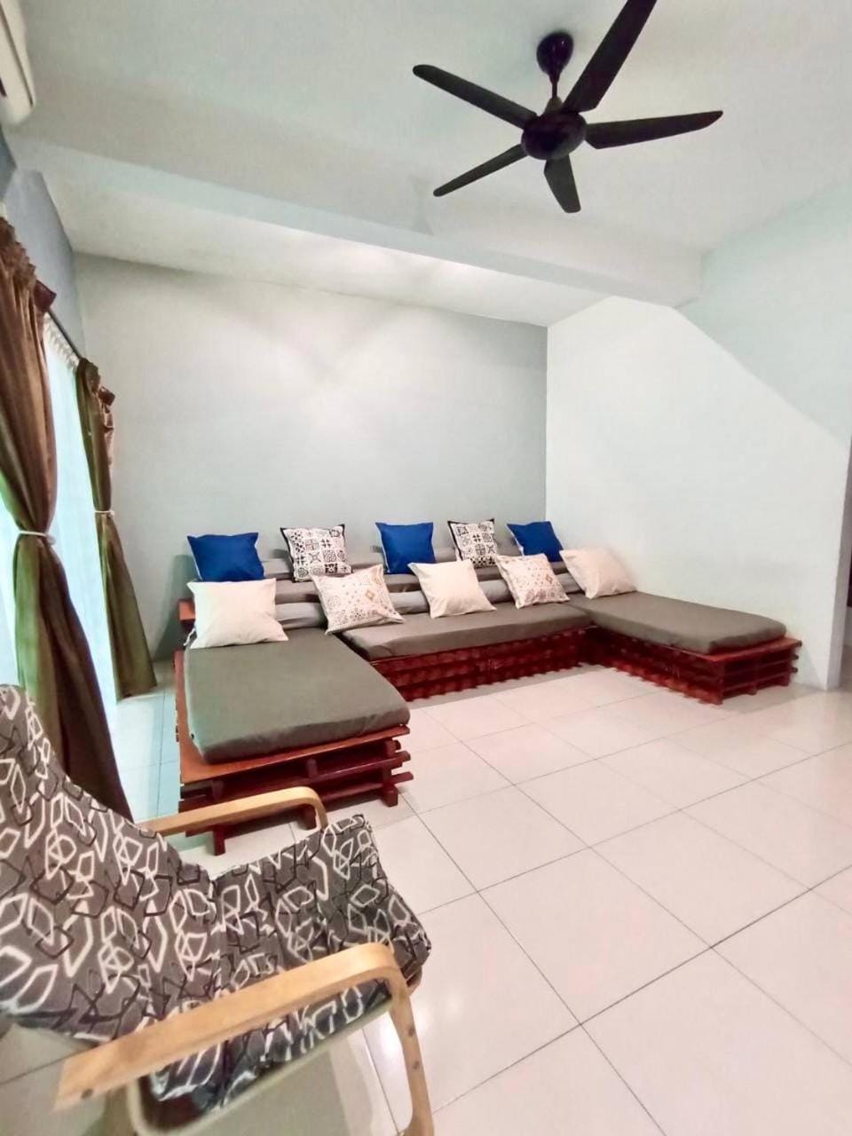 Animation Homes I Meru Raya IPOH I by Grab A Stay l 16pax max Vacation rental in Ipoh