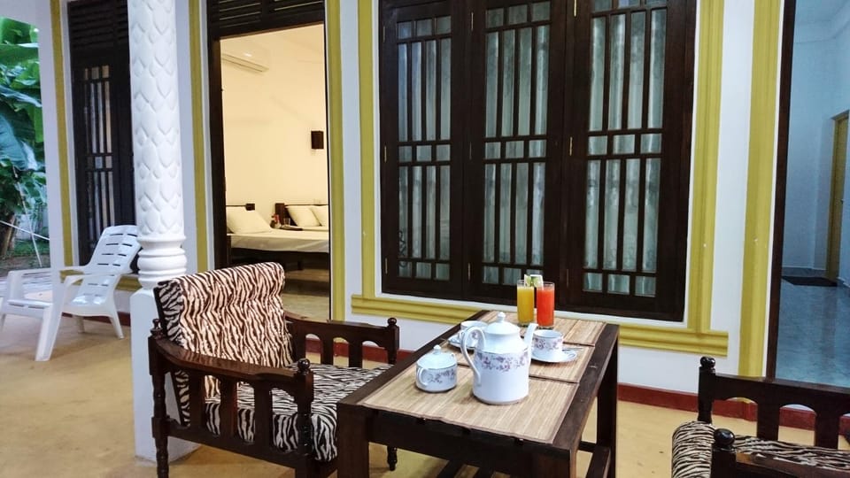 Seating area, Dining area, Non alcoholic drinks